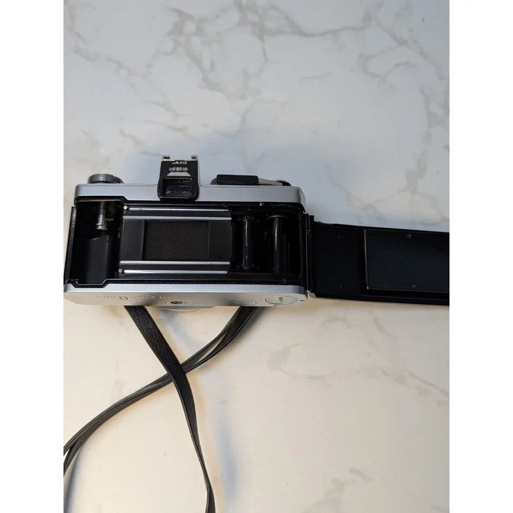 Olympus OM-1 MD 35mm SLR Film Camera Body w/ Original Case Tested Working